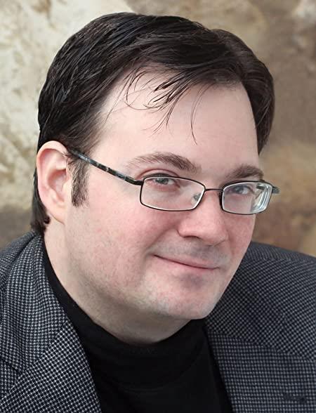 Photo of author: Brandon Sanderson