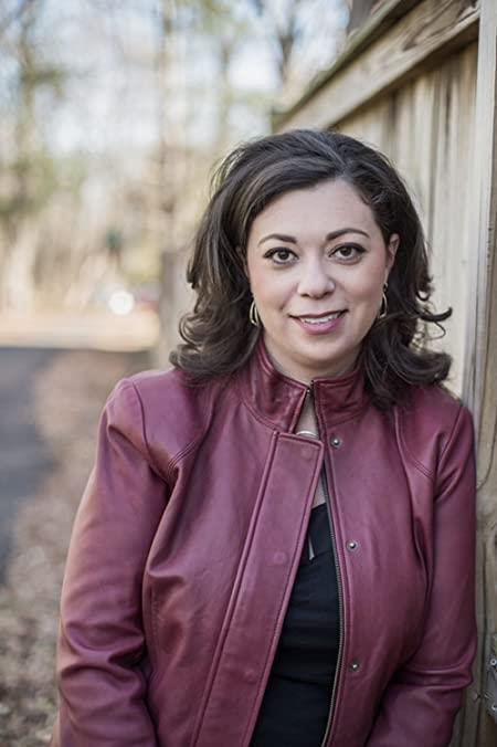 Photo of author: Lisa Maxwell